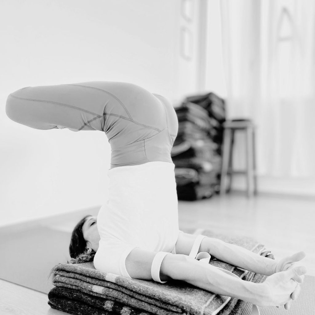 Urdhva padmasana